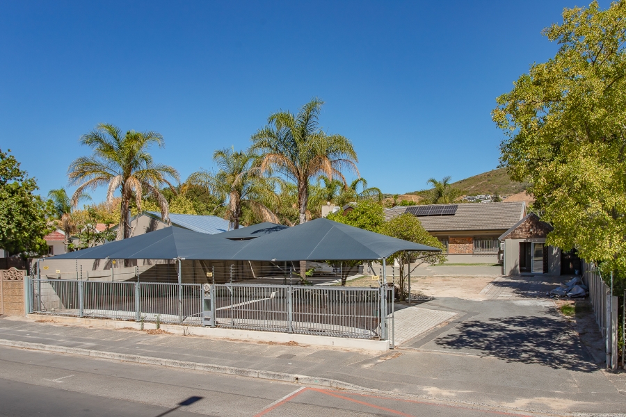 3 Bedroom Property for Sale in Vrykyk Western Cape